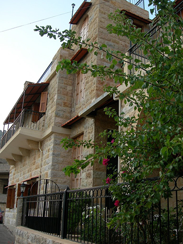 صور من دفون